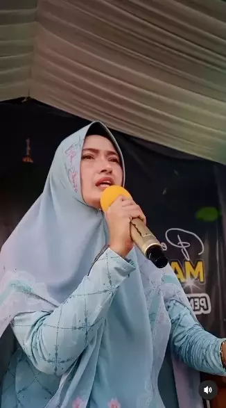 curhatan pilu Mega Aulia © berbagai sumber