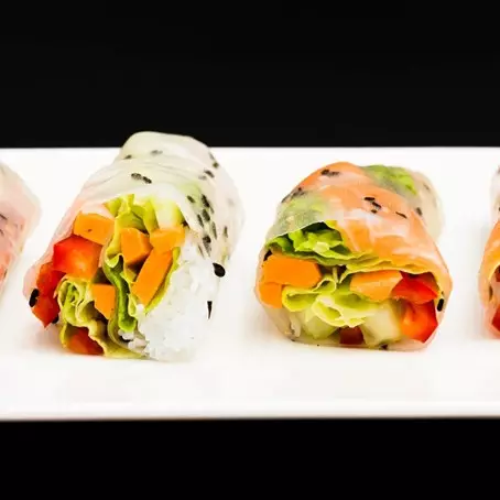 7 Menu makan siang diet rendah kalori, serba lezat dan bikin nagih