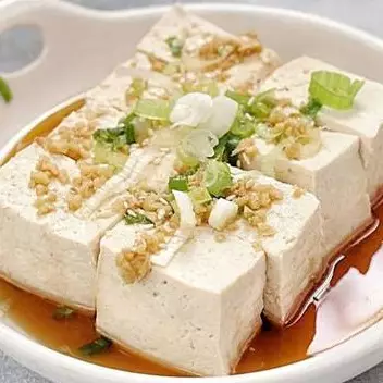 11 Resep masakan rumahan enak dan praktis dari tahu putih, sehat, dan nggak bikin bosan