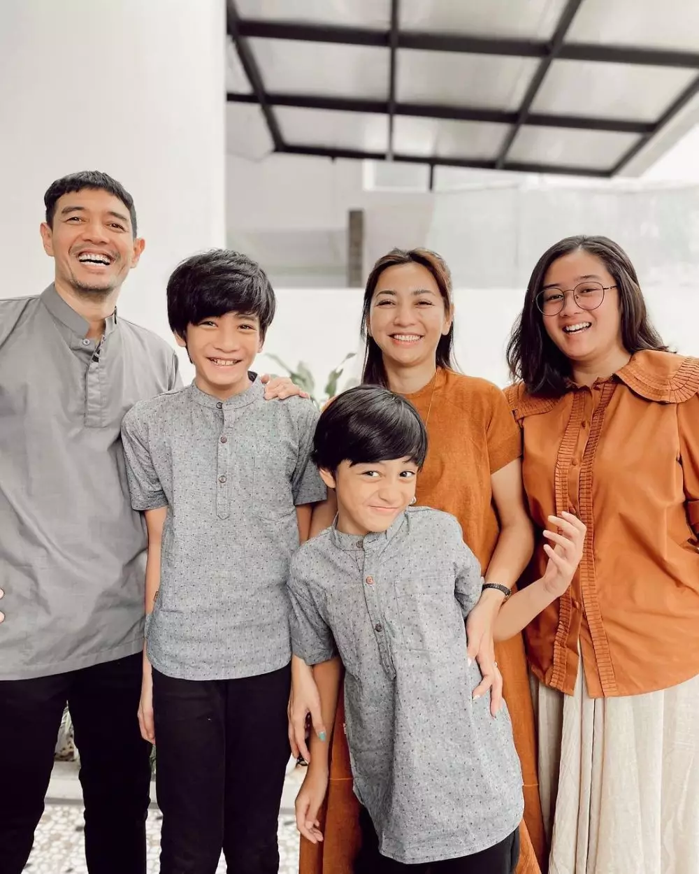 hesti purwadinata beri nama anak dari merek ban © 2024 brilio.net hesti purwadinata beri nama anak dari merek ban © 2024 brilio.net