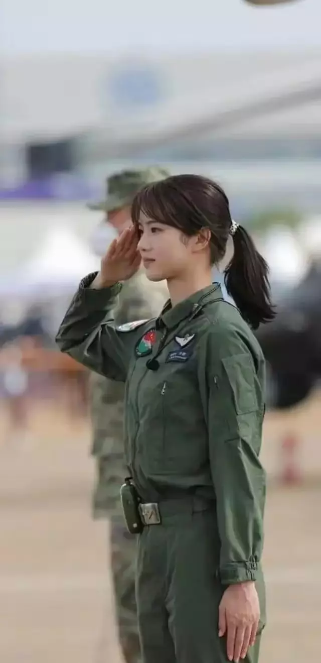 Pilot mirip Song Hye-kyo © 2024 berbagai sumber Pilot mirip Song Hye-kyo © 2024 berbagai sumber