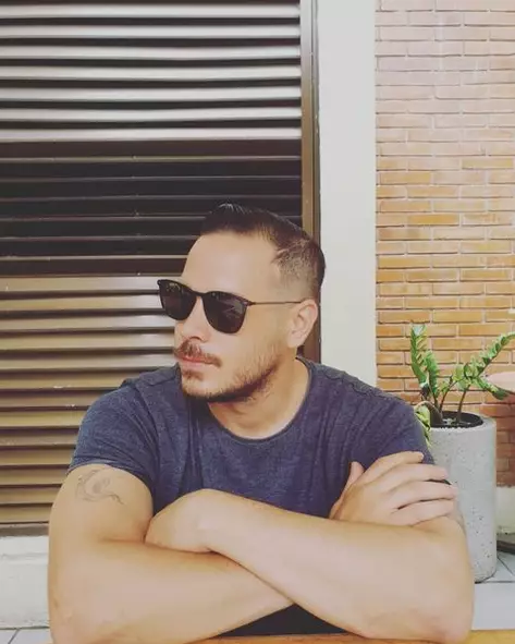 Seleb jual rumah usai cerai berbagai sumber Seleb jual rumah usai cerai berbagai sumber