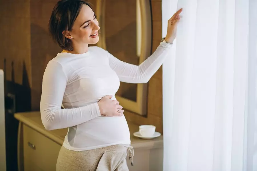 Makna mitos ibu hamil duduk depan pintu © 2024 freepik.com Makna mitos ibu hamil duduk depan pintu © 2024 freepik.com