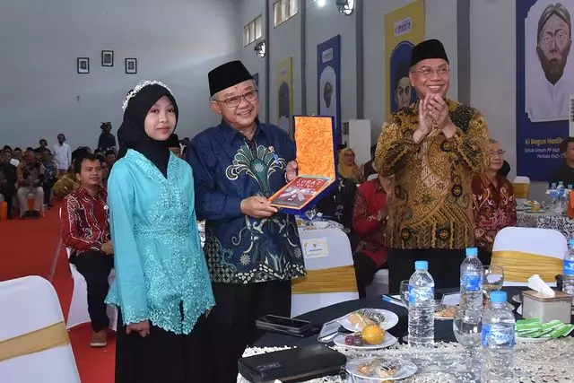 Ratusan ribu guru belum berpendidikan D4 atau S1 © Instagram Ratusan ribu guru belum berpendidikan D4 atau S1 © Instagram
