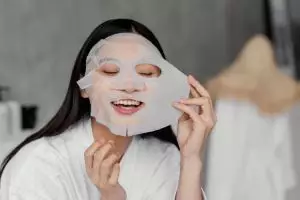 Tak perlu beli sheet mask mahal, bahan makanan ini bisa jadi pengganti masker kolagen pencegah keriput