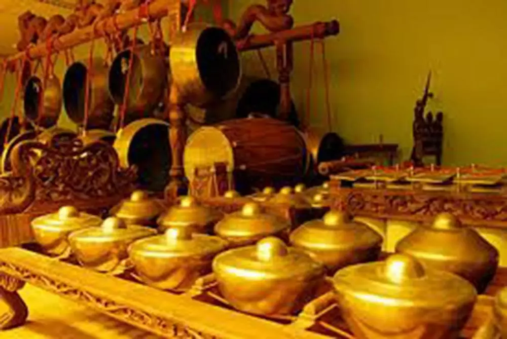 Mitos mendengar suara gamelan di malam hari © 2024 freepik.com Mitos mendengar suara gamelan di malam hari © 2024 freepik.com