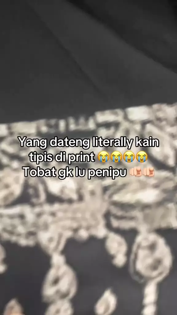 Momen wanita beli baju online © 2024 TikTok