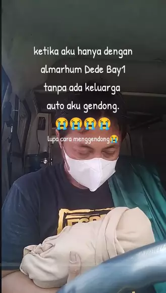 momen supir ambulance bawa jenazah bayi sendirian © 2024 TikTok