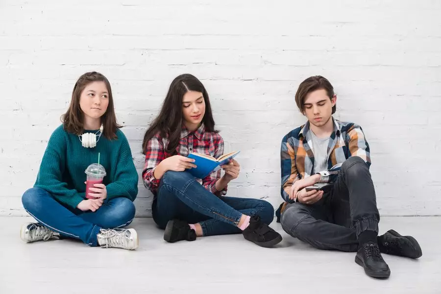 Peran orang tua dalam mencegah anak terlibat tawuran © 2024 freepik.com Peran orang tua dalam mencegah anak terlibat tawuran © 2024 freepik.com