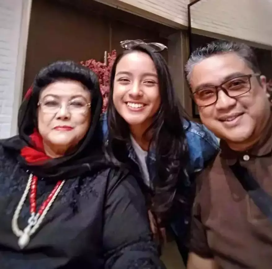 rahayu effendi tante mira warkop meninggal dunia  © 2024 Instagram rahayu effendi tante mira warkop meninggal dunia  © 2024 Instagram