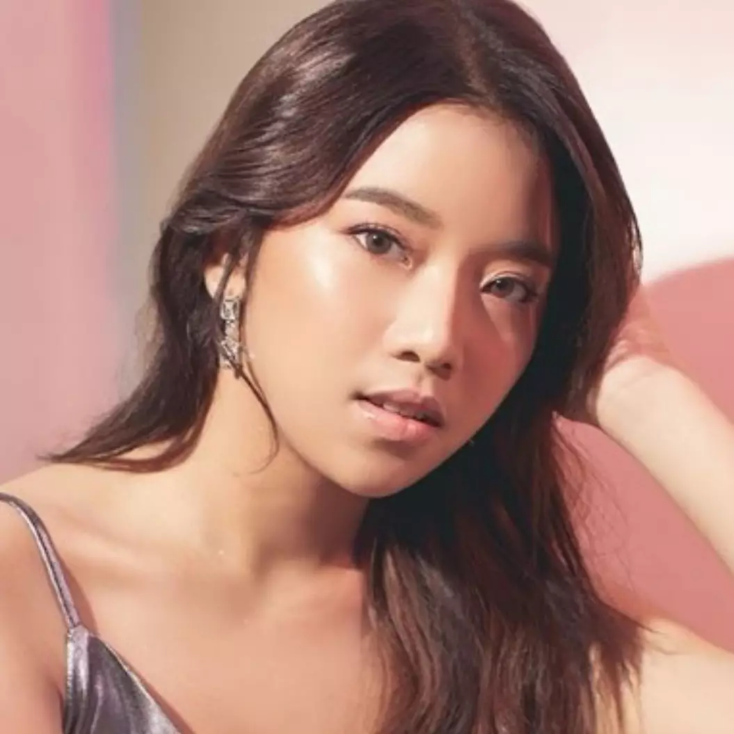 Lirik lagu Kisah Tanpa Dirimu - Anggis Devaki, menggambarkan perasaan kehilangan dan kerinduan