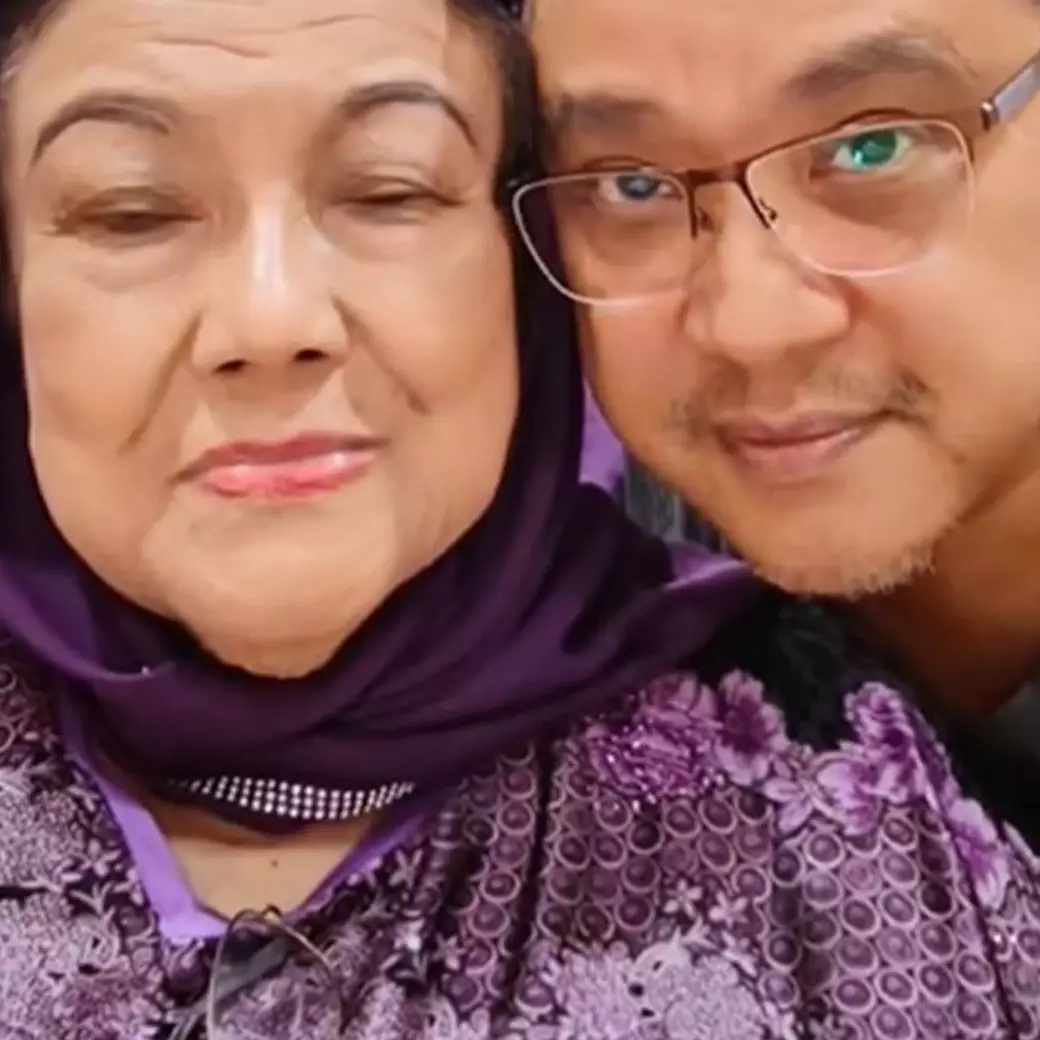 Hantarkan sang ibu ke peristirahatan terakhir, Dede Yusuf berikan ucapan yang penuh makna