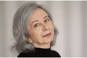 Trik menutupi uban dengan memanfaatkan bubuk minuman, tak perlu cat rambut