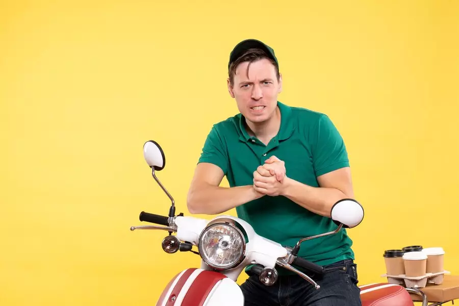 Cara mengontrol emosi saat berkendara di jalan © 2024 freepik.com