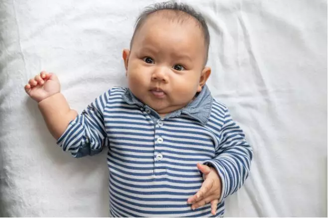  Mitos bayi melihat ke atas terus © 2024 brilio.net