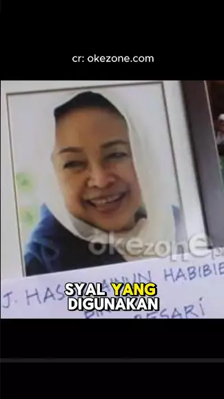 Kisah haru di balik syal putih almarhum Bj Habibie berbagai sumber Kisah haru di balik syal putih almarhum Bj Habibie berbagai sumber