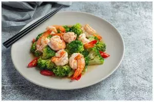 7 Resep makanan rendah kalori tinggi protein, bisa jadi menu diet dan praktis dibuat