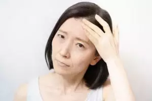 Cara kencangkan wajah kendur penuh keriput tanpa minyak zaitun, ampuh andalkan 1 bahan minuman