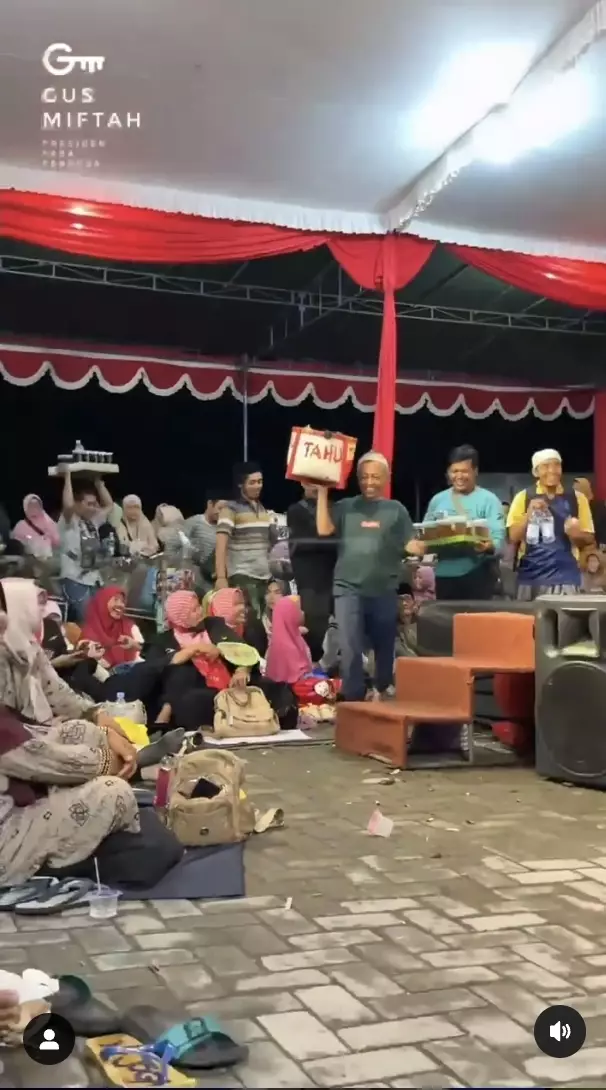 Gus Miftah guyonannya yang berkata kasar ke pedagang es teh © berbagai sumber