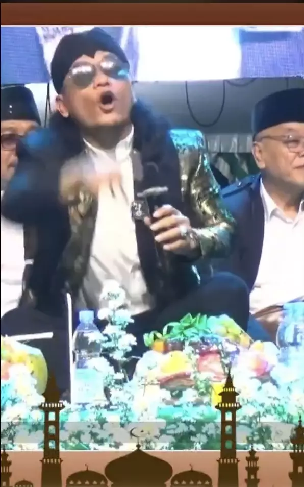 kontroversi Gus Miftah © berbagai sumber