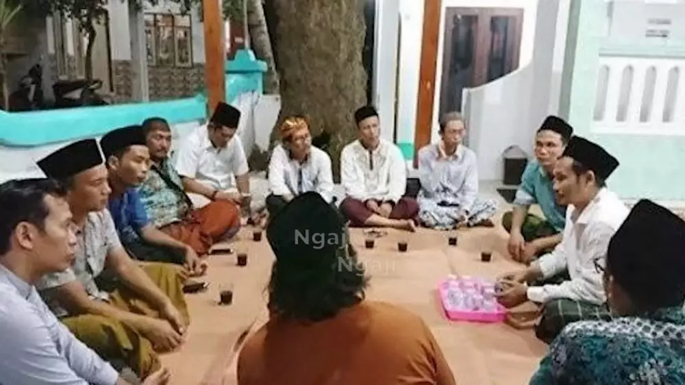 rumah sederhana gus baha © 2024 YouTube