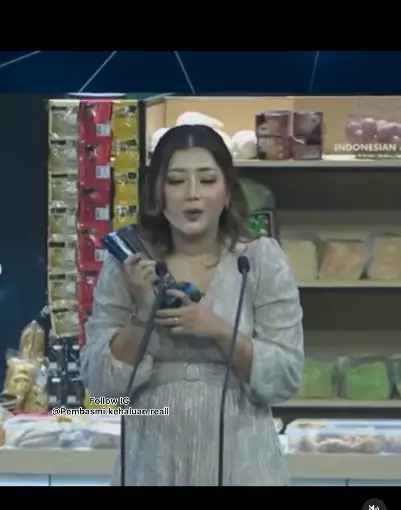 sindiran Noviyanthi ke Farhat Abbas berbagai sumber sindiran Noviyanthi ke Farhat Abbas berbagai sumber