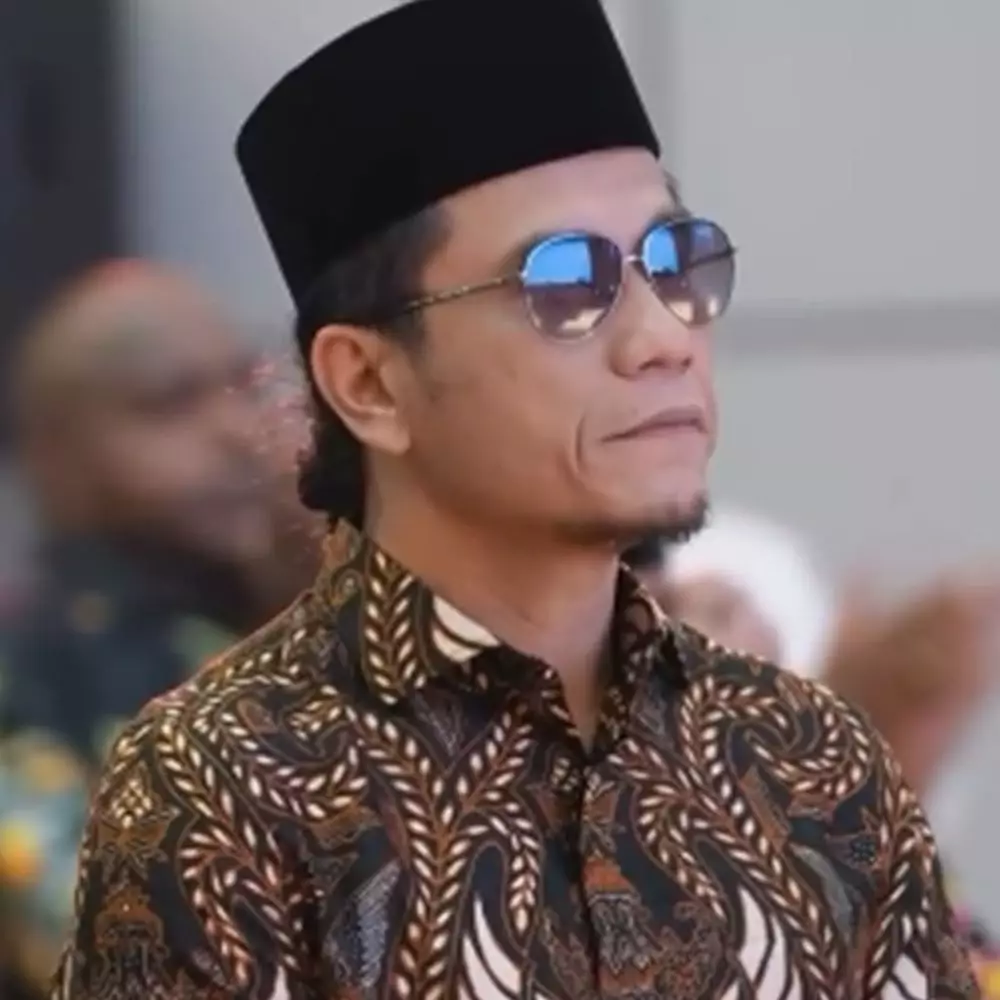 Video pedangdut ABG borong es teh ini viral seiring aksi olok-olok Gus Miftah ke pedagang minuman © 2024 brilio.net Video pedangdut ABG borong es teh ini viral seiring aksi olok-olok Gus Miftah ke pedagang minuman © 2024 brilio.net