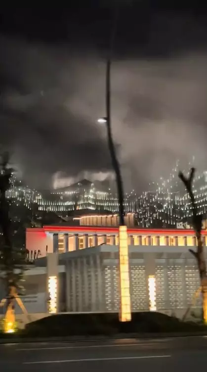 Istana Presiden di IKN malam hari usai hujan © TikTok Istana Presiden di IKN malam hari usai hujan © TikTok