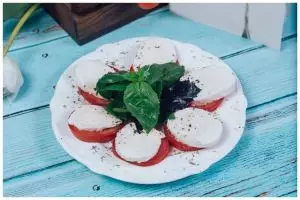 7 Cemilan malam rendah kalori, enak dan bikin nagih