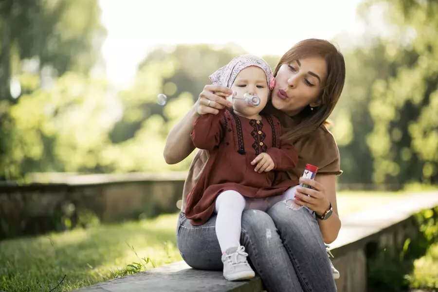 arti mitos menyimpan tali pusar bayi © 2024 freepik.com