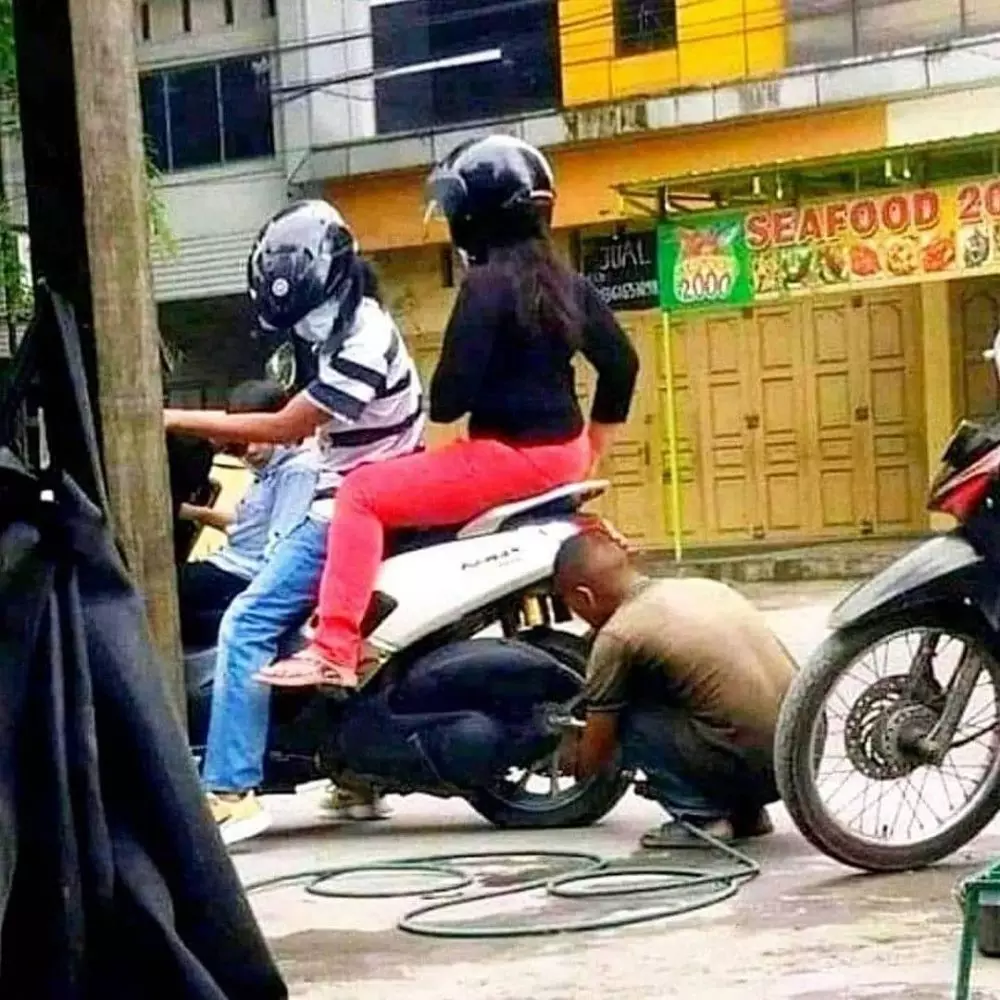 momen merepotkan orang lain © 2021 berbagai sumber