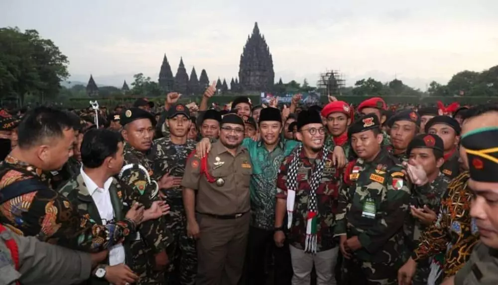 Sonhaji penjual es teh diangkat jadi anggota kehormatan Banser © 2024 brilio.net