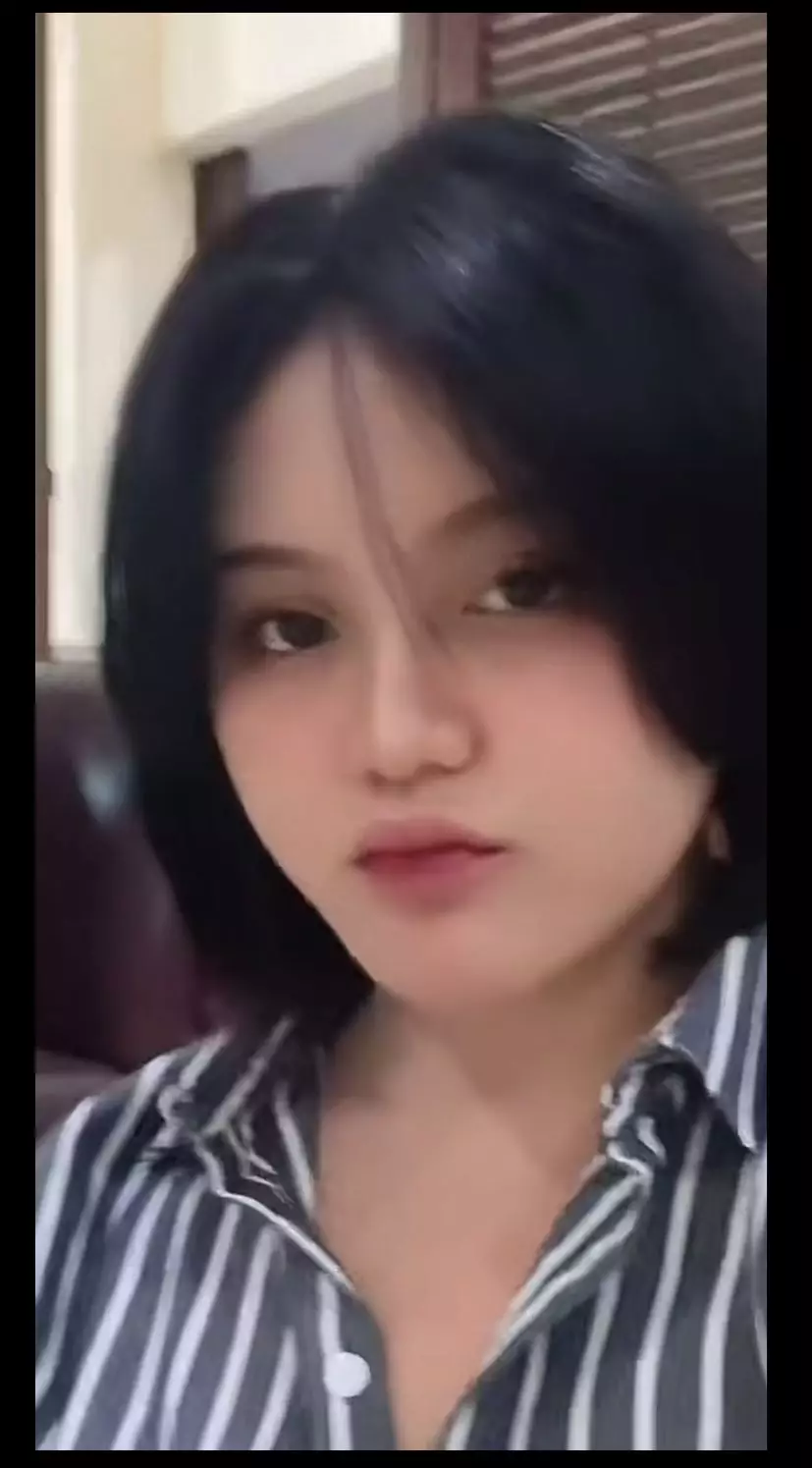 Tia Septiana anak Mandra berbagai sumber