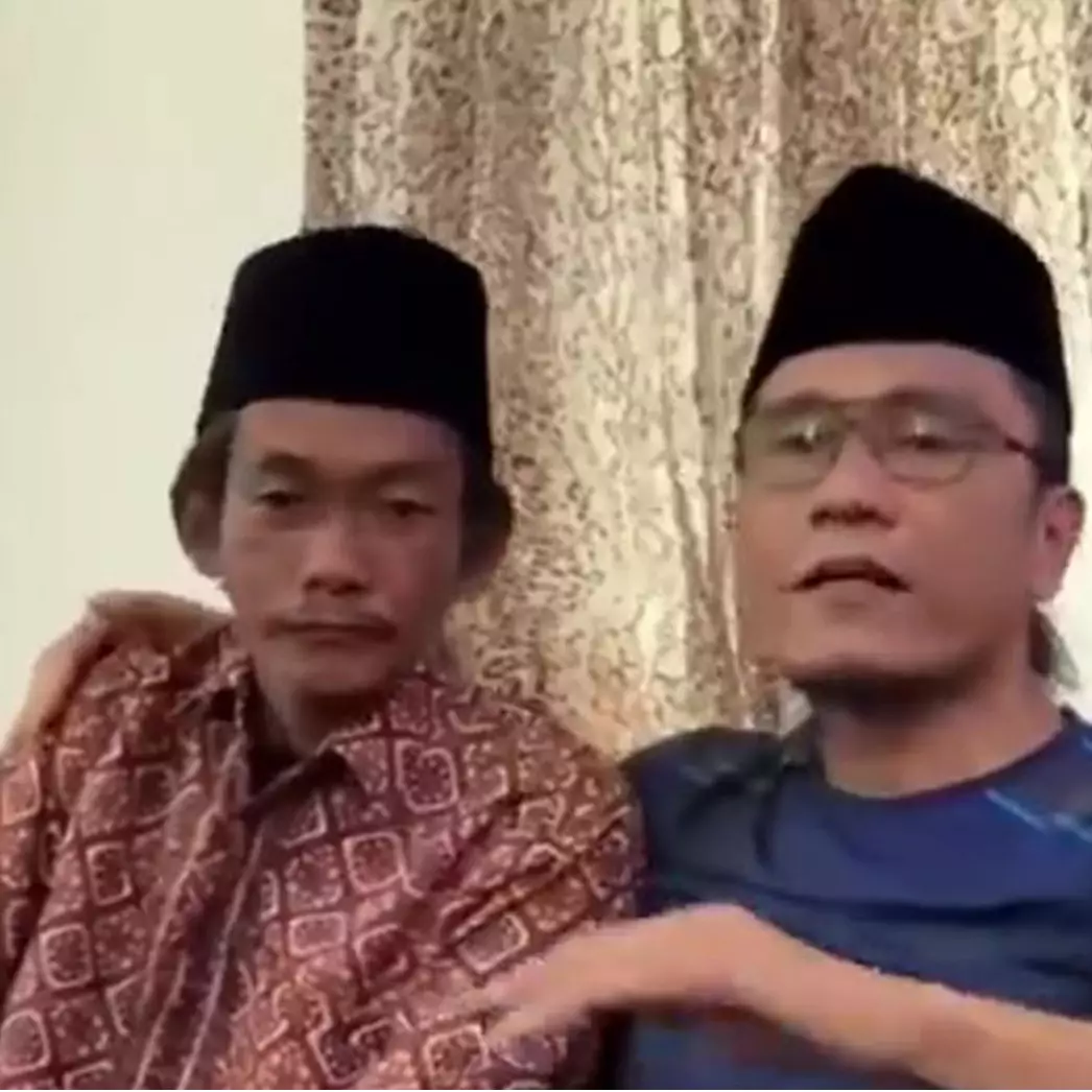 Dapat banyak tawaran umrah usai viral, Sonhaji pedagang es teh lebih pilih berangkat bareng Gus Miftah
