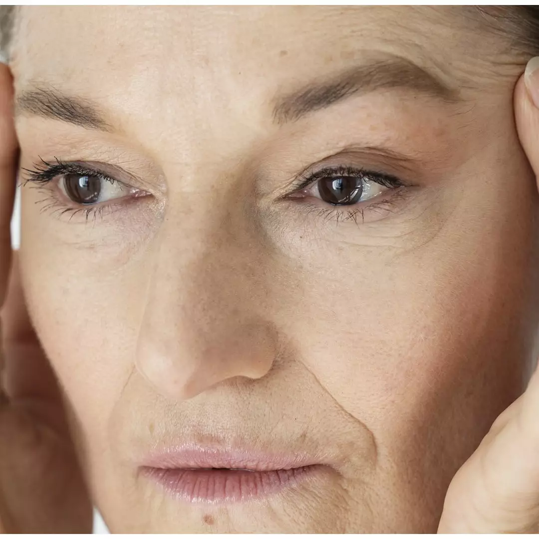 Cara pudarkan kerutan pada wajah, ampuh cuma andalkan krim antiaging dari 1 bahan makanan