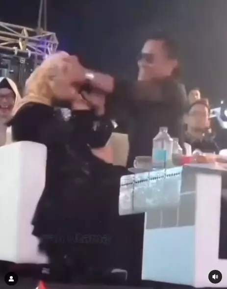 sikap Gus Miftah saat ngisi kajian © berbagai sumber