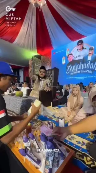 sikap Gus Miftah saat ngisi kajian © berbagai sumber