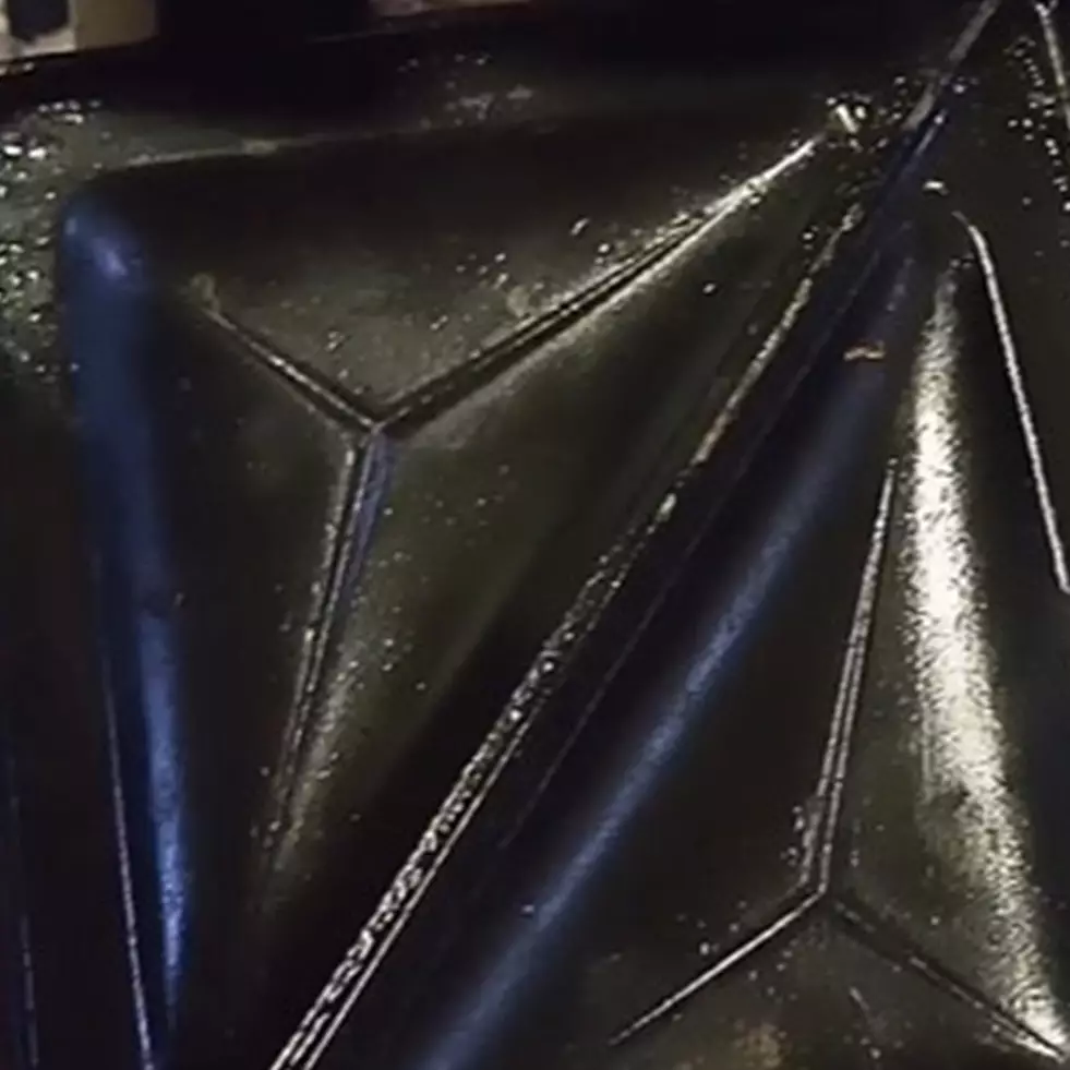 Bukan dialiri pakai air, begini cara yang benar bersihkan kerak gosong di pemanggang roti bakar