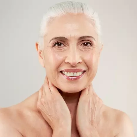 Tak perlu beli skincare mahal, ini cara bikin serum kolagen pencegah keriput andalkan 2 jenis buah