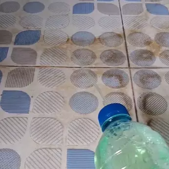 Tanpa campuran baking soda, ini cara bersihkan kerak keramik kamar mandi pakai tambahan 2 bahan dapur