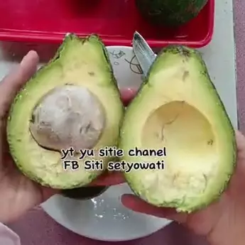 Bukan ditusuk lidi, ini cara memeram buah alpukat agar matang sempurna dan tak pahit dalam 2 hari