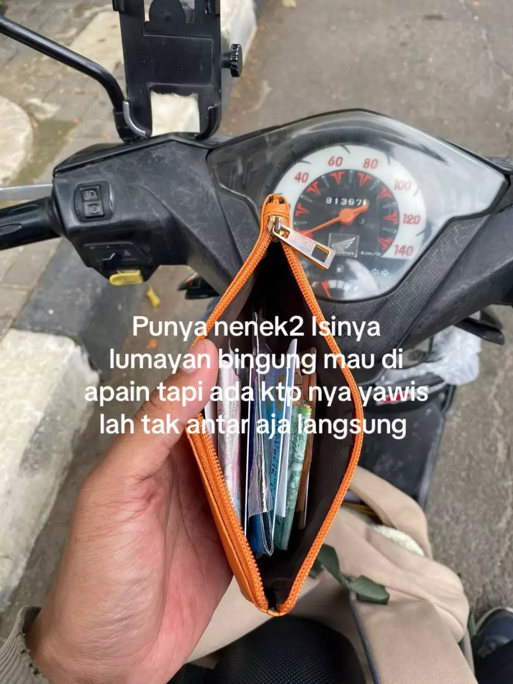 pria balikin dompet nenek © 2024 TikTok