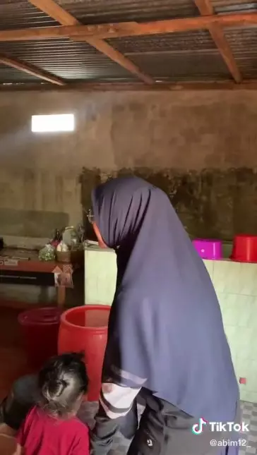 kamar mandi dapur terbuka © TikTok kamar mandi dapur terbuka © TikTok