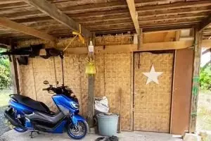 Luarnya mirip gubuk tengah hutan, penampakan rumah antimaling ini dalamnya bak kos-kosan eksklusif