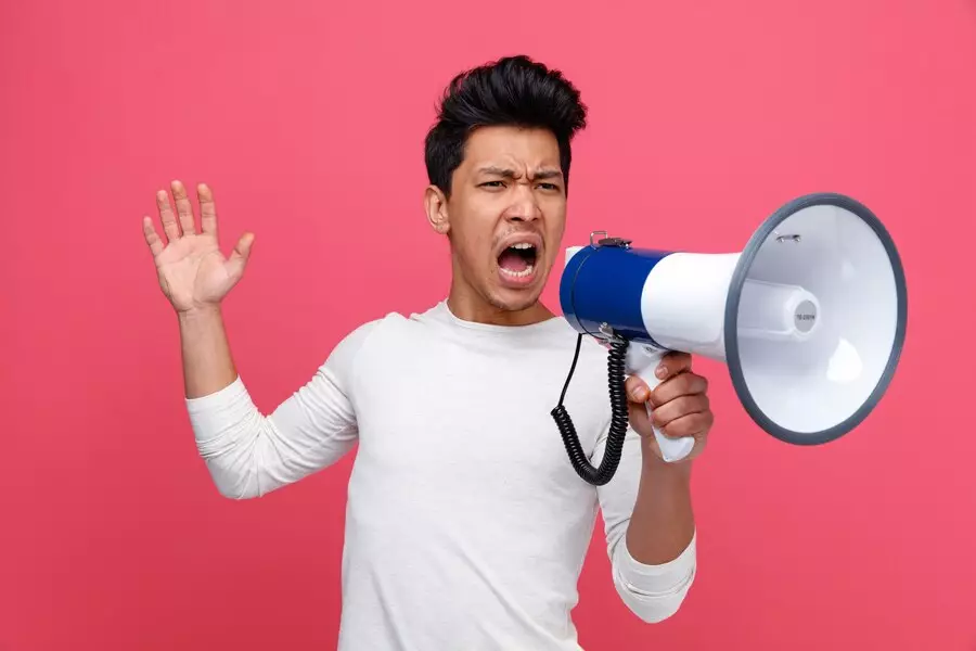 Mitos lonceng bunyi tanpa sebab © 2024 freepik.com