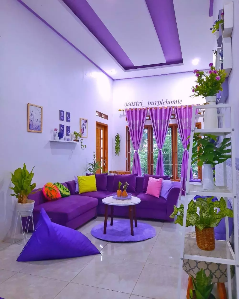 rumah serba ungu tengah sawah © Instagram rumah serba ungu tengah sawah © Instagram