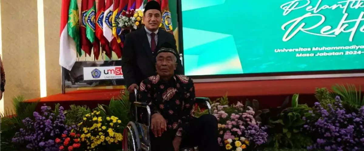 Dulu jadi buruh pabrik kini diangkat jadi rektor, mengenal Mundakir dulu belajarnya sambil angon sapi