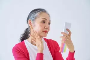 Tanpa bubuk kolagen instan, kombinasi madu dan 1 jenis buah bisa atasi kulit kendur jadi kembali muda