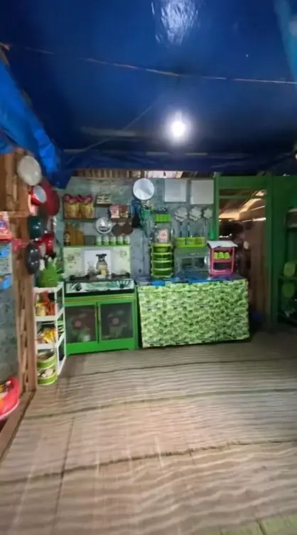 rumah kayu ini colorful sedap dipandang © TikTok rumah kayu ini colorful sedap dipandang © TikTok