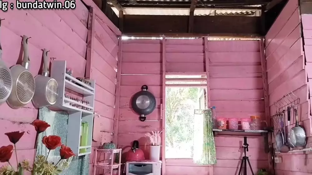 rumah papan nyaman dan adem © YouTube/Bunda Twin  rumah papan nyaman dan adem © YouTube/Bunda Twin